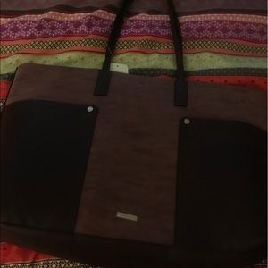 Also burgundy tote bag.